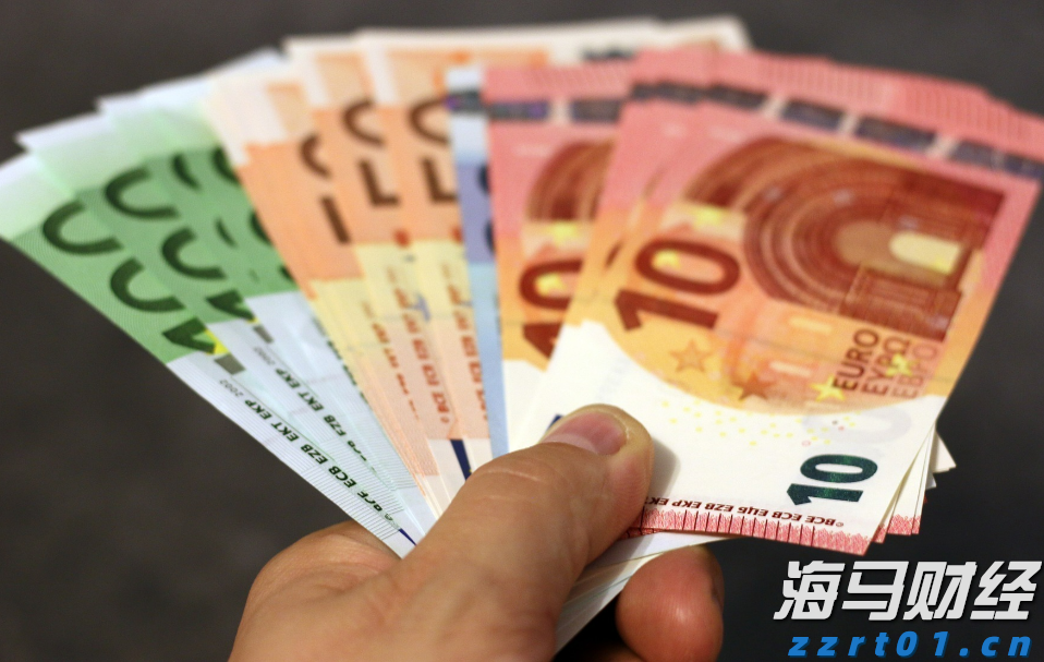 公募基金最新十大重仓股分析：前三大重仓股均被减持，银行和券商股获增持